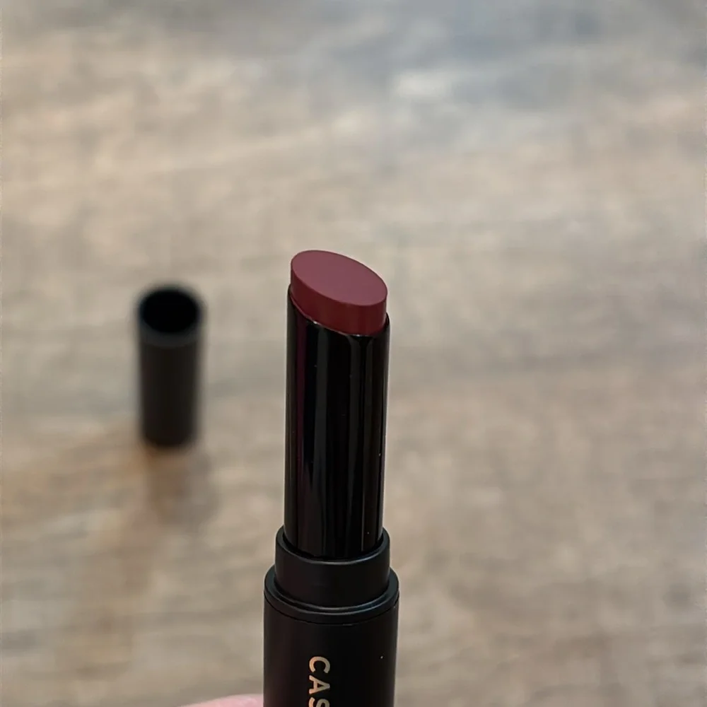New in box Avon‎ Cashmere Lipcream fmg Matte Dark Cherry